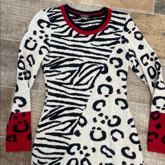 VENUS Animal Print Black Red Knit Long Sleeve Sweater Dress Size Medium M - Picture 2 of 8